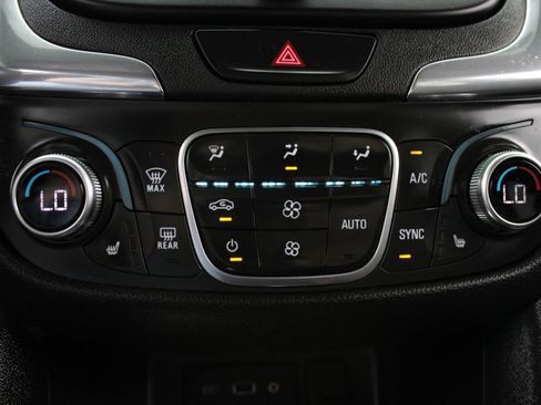 Used 2019 Chevrolet Equinox LT w/ Driver Convenience Package FWD image 41
