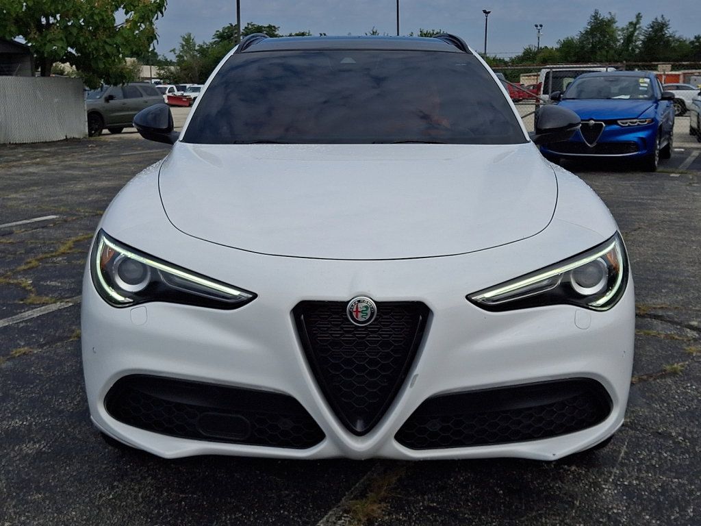 Used 2023 Alfa Romeo Stelvio Veloce AWD/4WD image 8