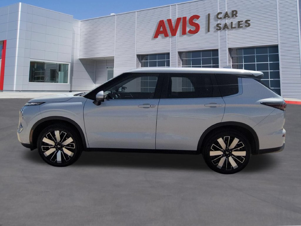 Used 2025 Mitsubishi Outlander SE AWD/4WD image 10