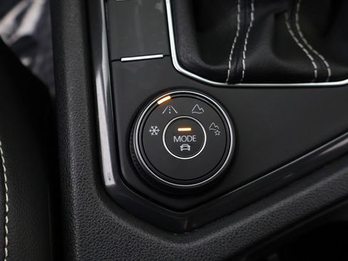 Used 2024 Volkswagen Tiguan SE R-Line AWD/4WD image 52
