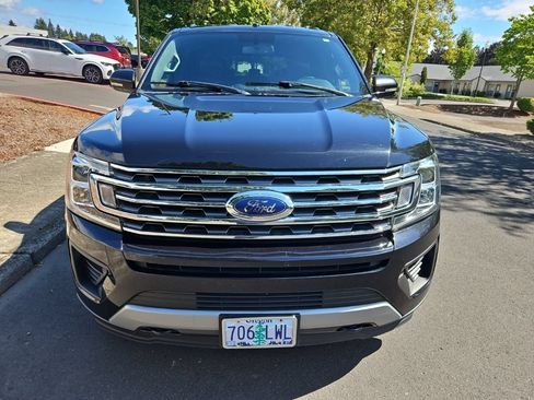 Used 2019 Ford Expedition XLT w/ Equipment Group 201A AWD/4WD image 8