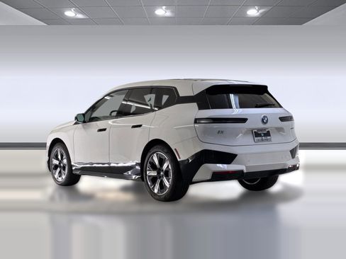 Used 2024 BMW iX xDrive50 w/ Premium Package AWD/4WD image 3