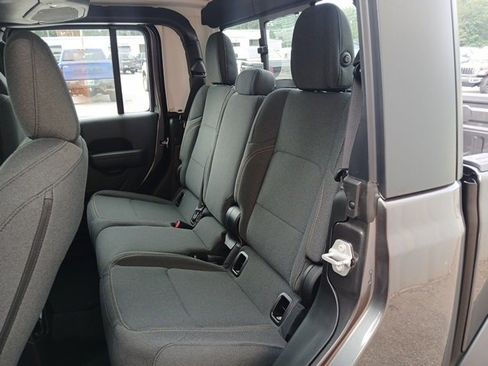 New 2025 Jeep Gladiator Sport image 22