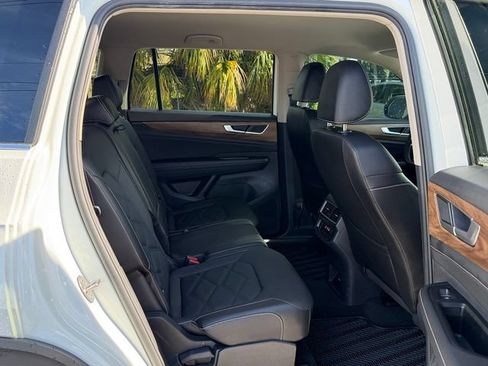 Used 2024 Volkswagen Atlas SE FWD image 16