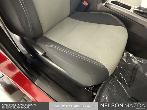 Used 2022 Toyota Tacoma TRD Sport w/ Technology Package image 28