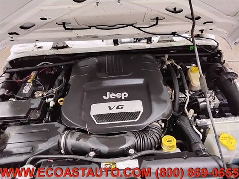 Used 2016 Jeep Wrangler Unlimited Sport w/ Max Tow Package AWD/4WD image 9
