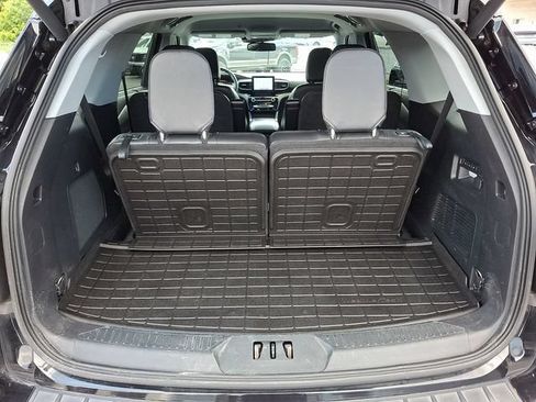 Used 2022 Ford Explorer Limited w/ Equipment Group 301A AWD/4WD image 25