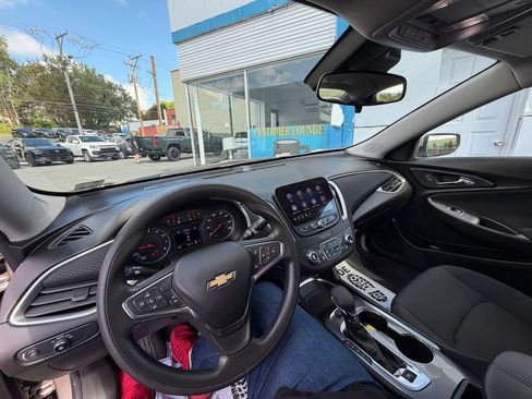 Used 2025 Chevrolet Malibu LT FWD image 21