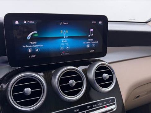 Used 2021 Mercedes-Benz GLC 300 image 29