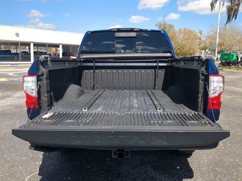 Used 2021 Nissan Titan SV w/ SV Convenience Package image 13