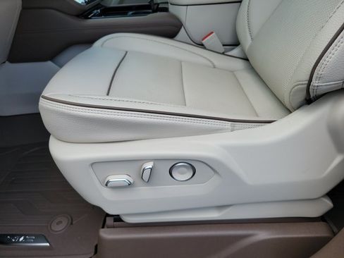 Used 2026 GMC Yukon XL Denali w/ Sun & Power Step Package RWD image 14