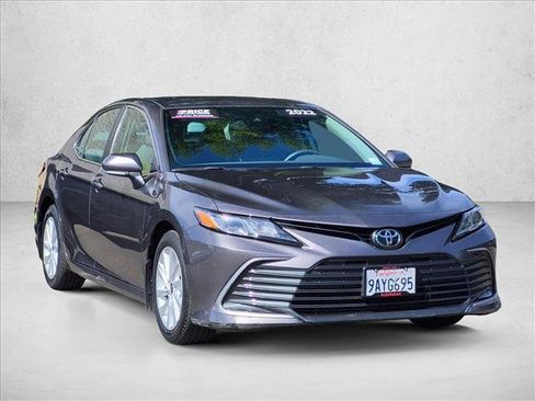 Used 2022 Toyota Camry LE w/ Convenience Package FWD image 3