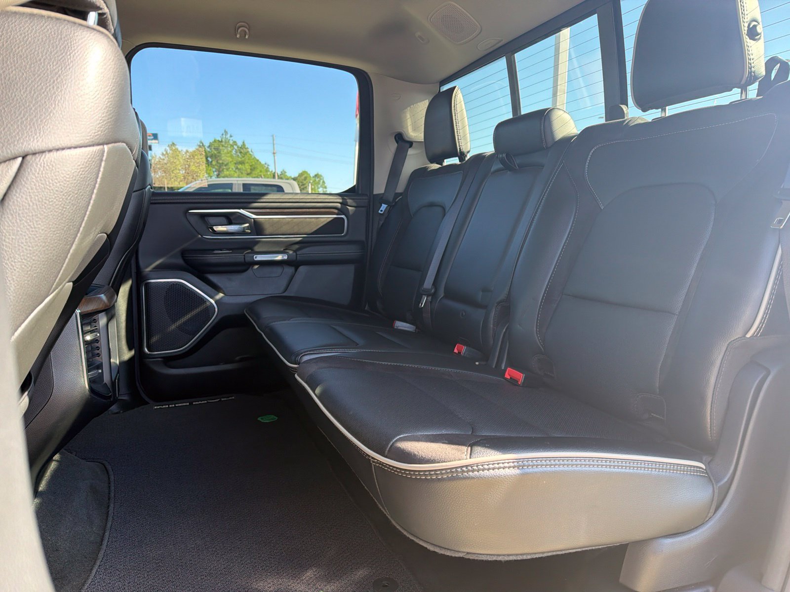 Used 2022 RAM 1500 Laramie RWD image 12