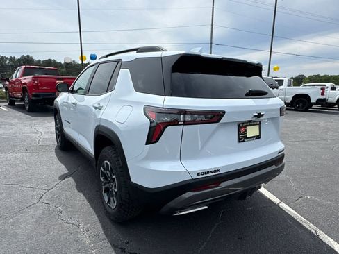 New 2026 Chevrolet Equinox ACTIV w/ Convenience Package III FWD image 8