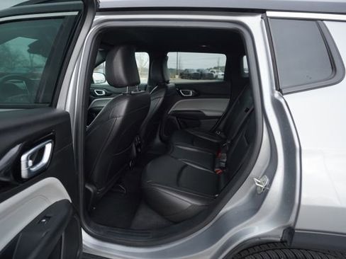 Used 2024 Jeep Compass Limited image 15