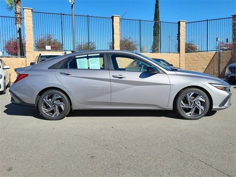 Certified 2025 Hyundai Elantra Sport image 26