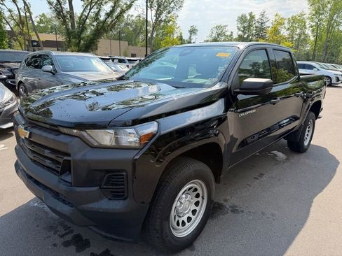 Used 2023 Chevrolet Colorado W/T RWD image 3