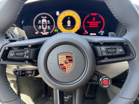 Certified 2026 Porsche 911 Targa 4 GTS AWD/4WD image 31