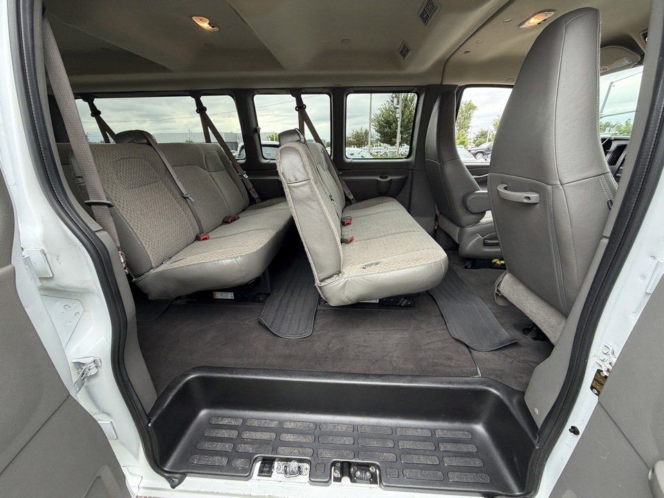 Used 2024 Chevrolet Express 3500 LT w/ LT Preferred Equipment Group RWD image 10