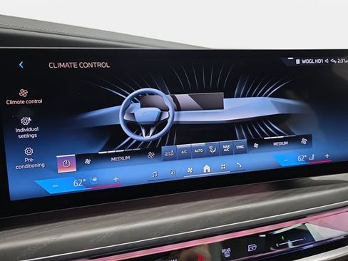 Certified 2023 BMW 760i xDrive w/ Luxury Rear Seating Package AWD/4WD image 21