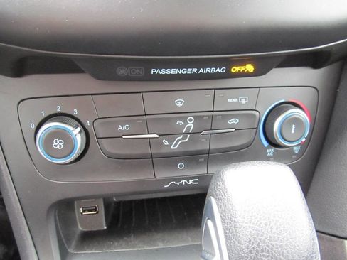 Used 2015 Ford Focus S image 61