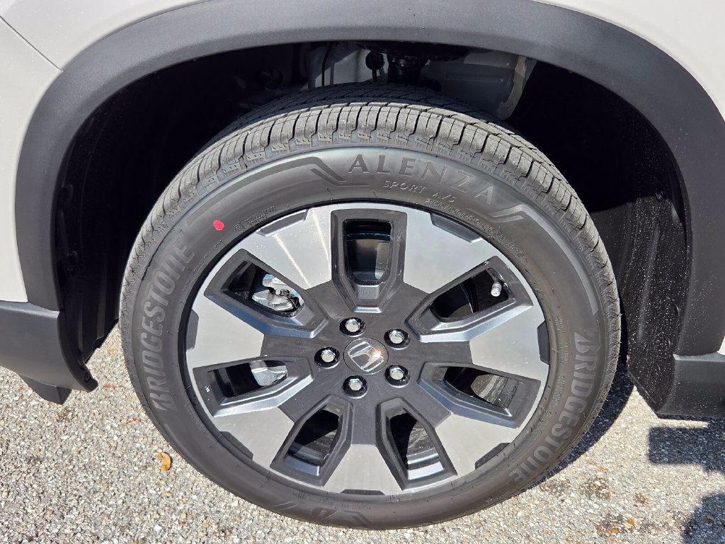 New 2026 Honda Pilot Touring image 13