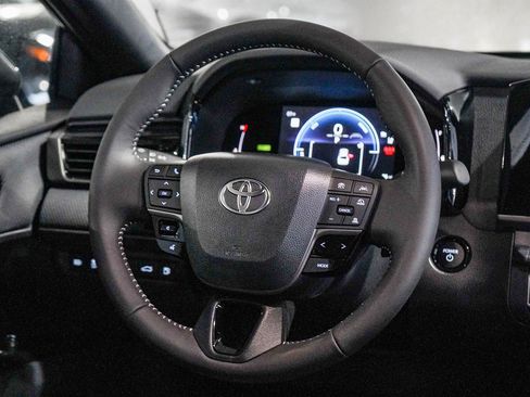 New 2026 Toyota Camry SE FWD image 18