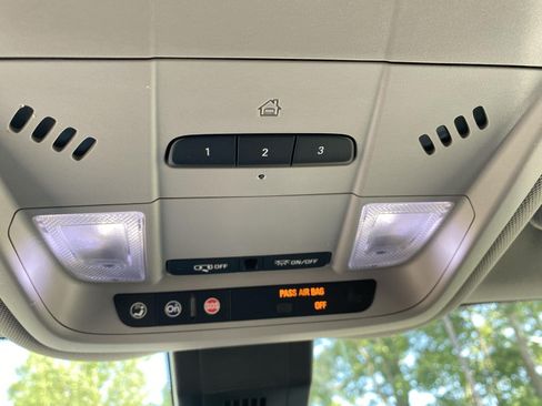Used 2019 Chevrolet Equinox Premier AWD/4WD image 29