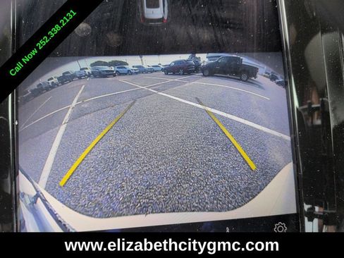 Used 2023 Volvo XC60 B5 Plus AWD/4WD image 13