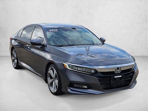 Used 2018 Honda Accord Touring image 3