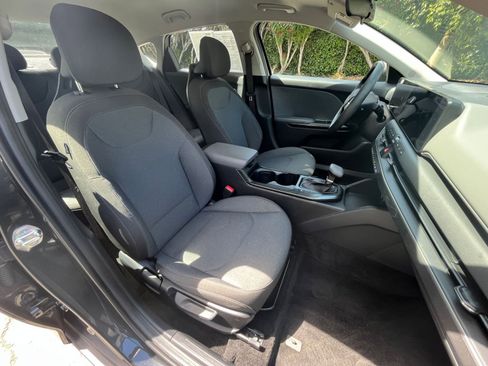 Used 2025 Kia K4 LXS image 34