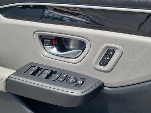 Used 2025 Honda Pilot EX-L image 19