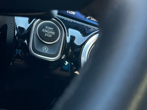 Used 2025 Mercedes-Benz CLA 250 image 16