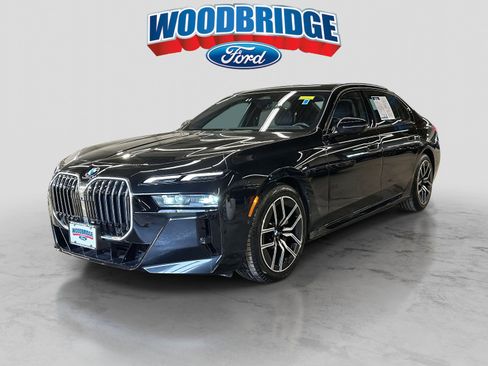 Used 2024 BMW 740i xDrive image 2