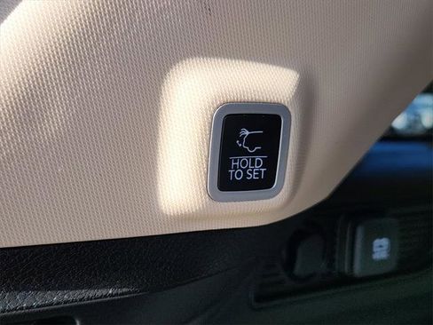 Certified 2022 Jeep Grand Cherokee Limited w/ MOPAR Finishing Package image 10