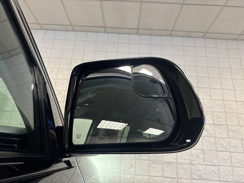 Used 2022 Jeep Wagoneer Series III AWD/4WD image 41