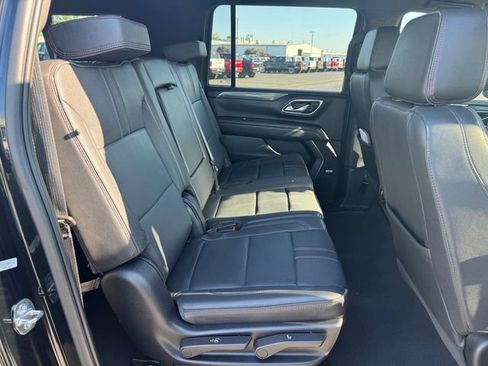 Used 2024 Chevrolet Suburban RST AWD/4WD image 16