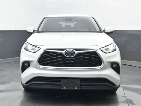 Used 2023 Toyota Highlander LE image 5