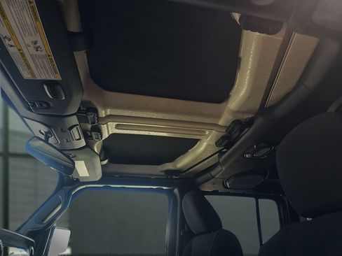 Used 2021 Jeep Wrangler Unlimited Sport image 8