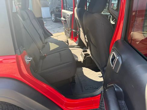 Used 2018 Jeep Wrangler Unlimited Sport S AWD/4WD image 13