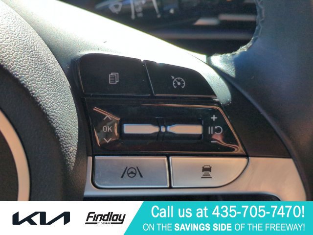 Used 2023 Hyundai Elantra Limited FWD image 21