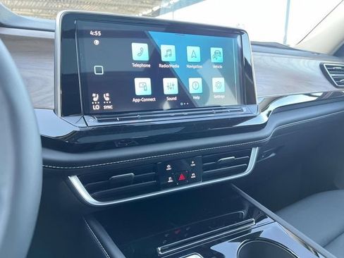 New 2026 Volkswagen Atlas SE FWD image 17