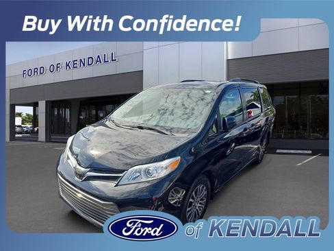 Used 2019 Toyota Sienna XLE image 1