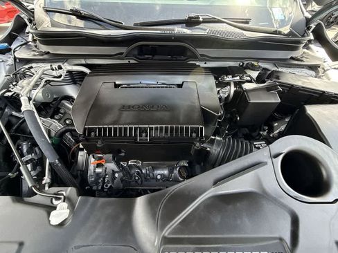 Used 2025 Honda Pilot TrailSport image 12