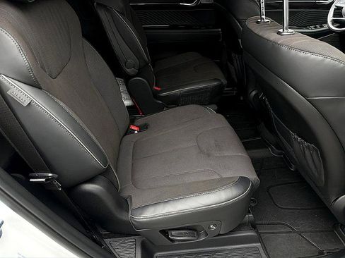 Certified 2025 Hyundai Palisade Calligraphy image 25