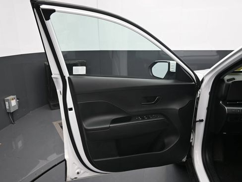 Used 2024 Hyundai Kona SEL AWD/4WD image 17
