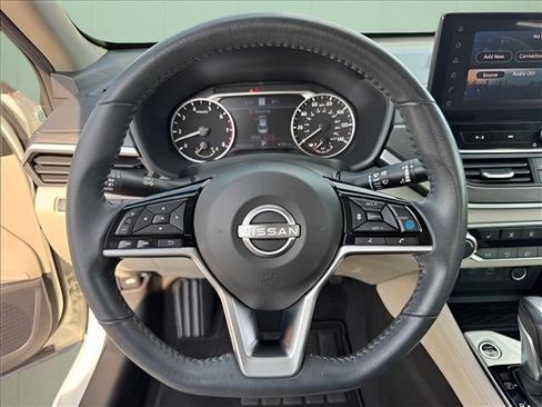 Used 2023 Nissan Altima 2.5 SV w/ SV Premium Package FWD image 25