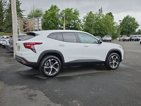 New 2026 Chevrolet Trax RS w/ Driver Confidence Package FWD image 2