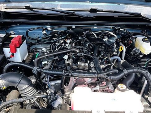 Used 2025 Toyota 4Runner SR5 AWD/4WD image 7