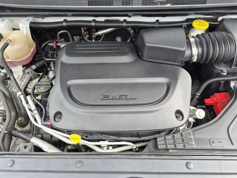 Used 2023 Chrysler Voyager LX FWD image 27
